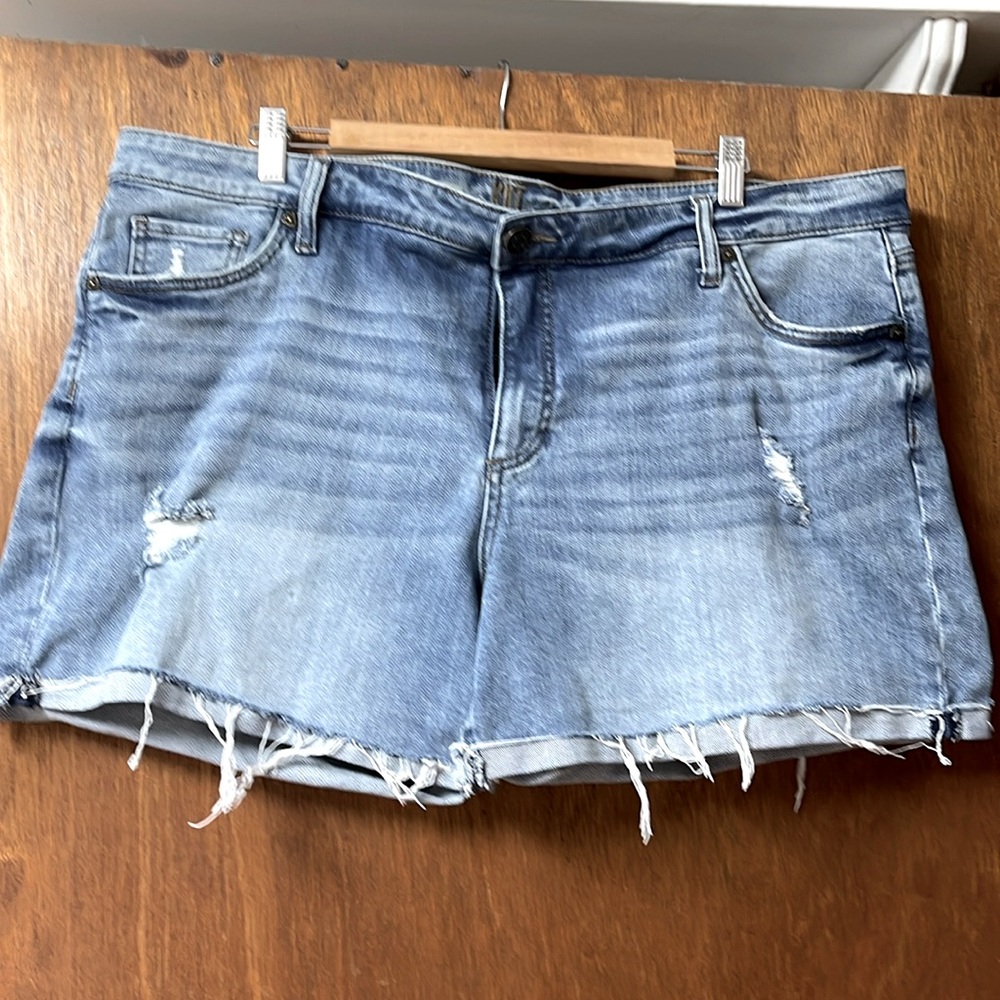 KUT from the Kloth Katy Boyfriend Shorts